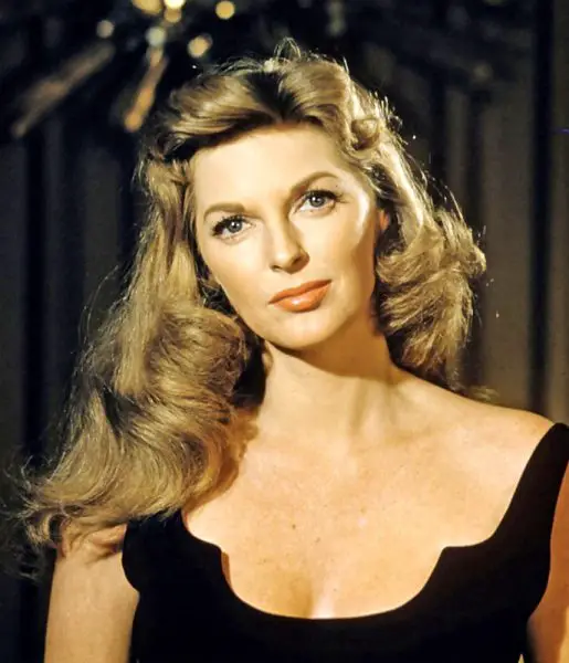 How tall is Julie London?